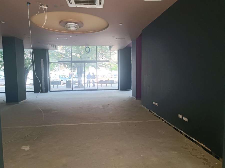 Репрезентативен деловен простор-локал во строг Центар, Плоштад - 1