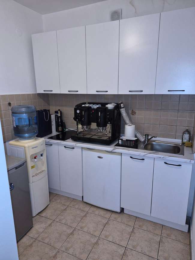 Трособен стан за деловна намена - slika 2