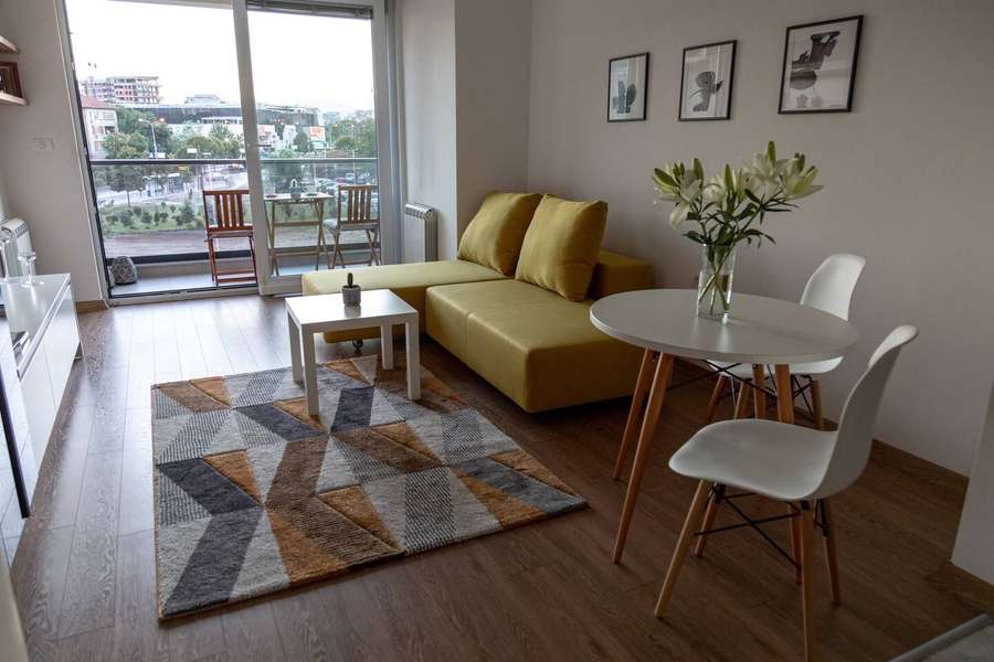 Нова гарсониера во Центар, Железничка - 1