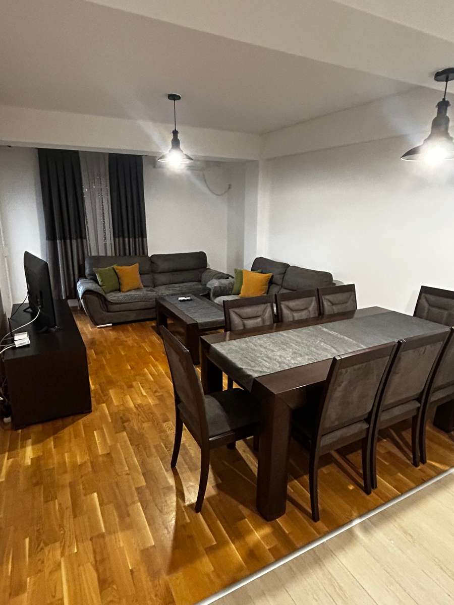 Се изнајмува 2-собен стан во Центар, Маџир Маало - 1