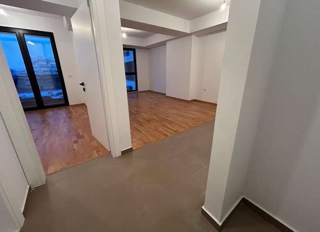 Се продава невселуван двособен стан во Аеродром, ФОН - 3