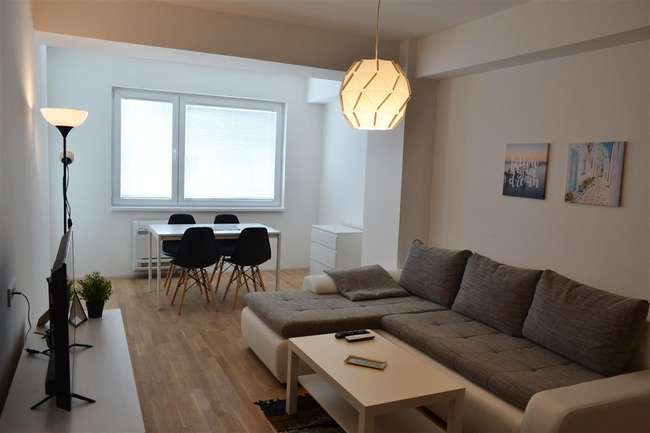 Се продава наместен двособен стан во Центар, Универзална сала - slika 2