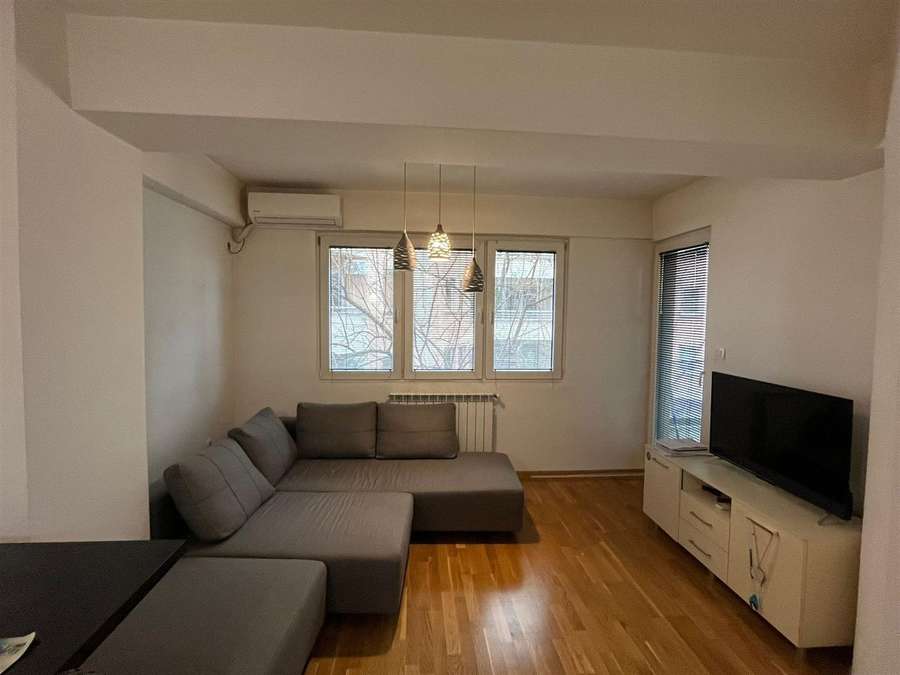 Двособен стан во Карпош 2, Технички факултет - 1