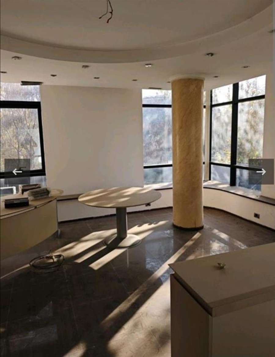 Се недвижности продава деловен простор - 1