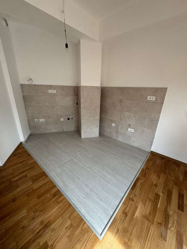 Празен стан за деловна намена во Центар, Дебар Маало - slika 2