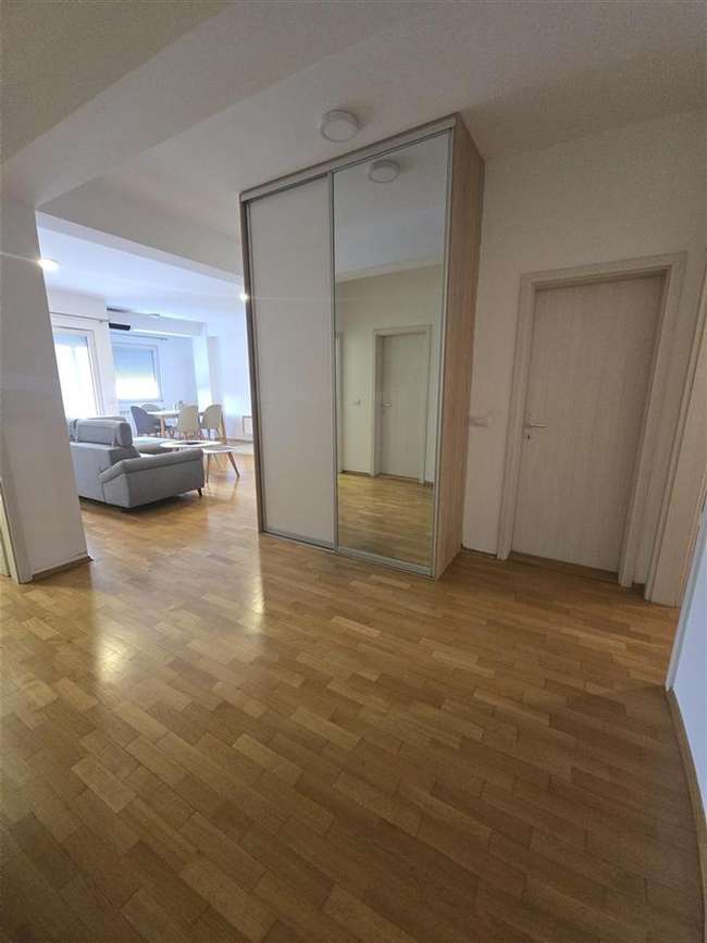 Четворособен стан во Центар, Градски Парк - 3