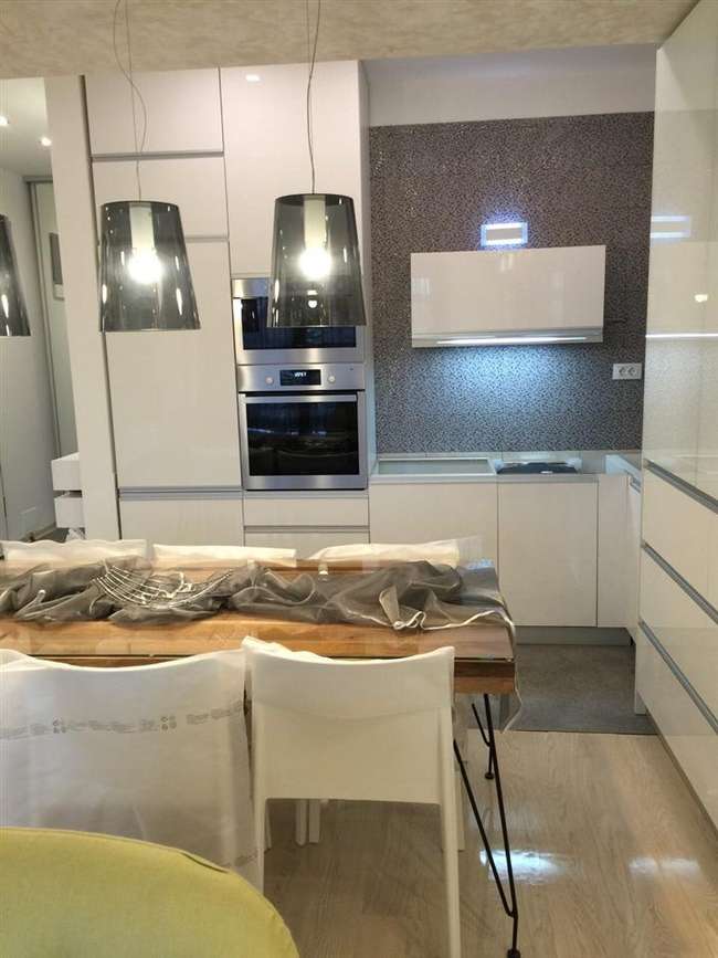 Се изнајмува 3-собен стан во Центар, Дебар Маало - 3