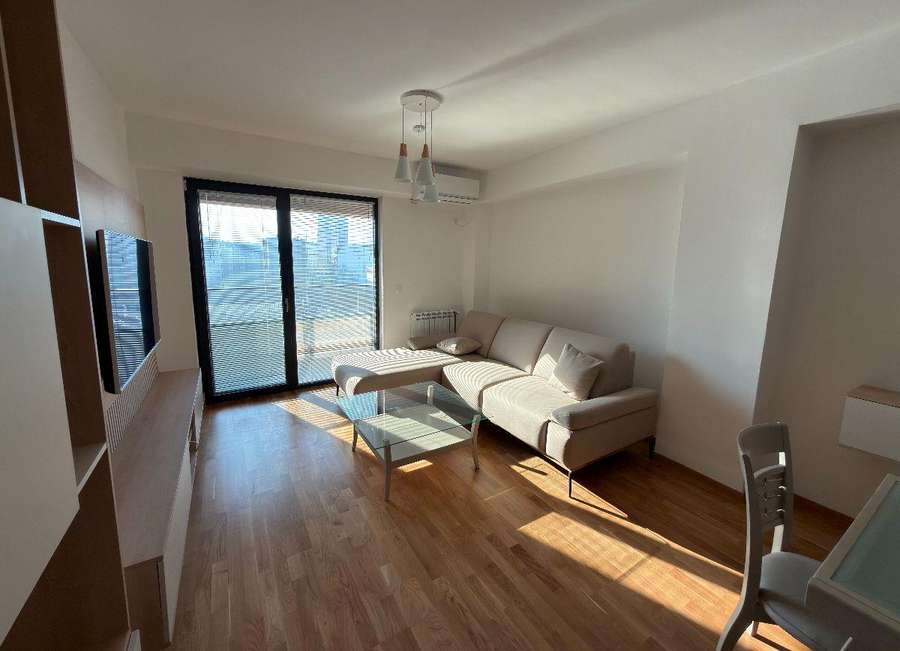 Невселуван 4-собен стан во Центар, Олимписки - 1