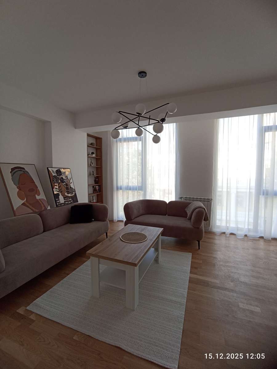 Невселуван 2-собен стан во Центар, кај Грчка Амбасада - 1