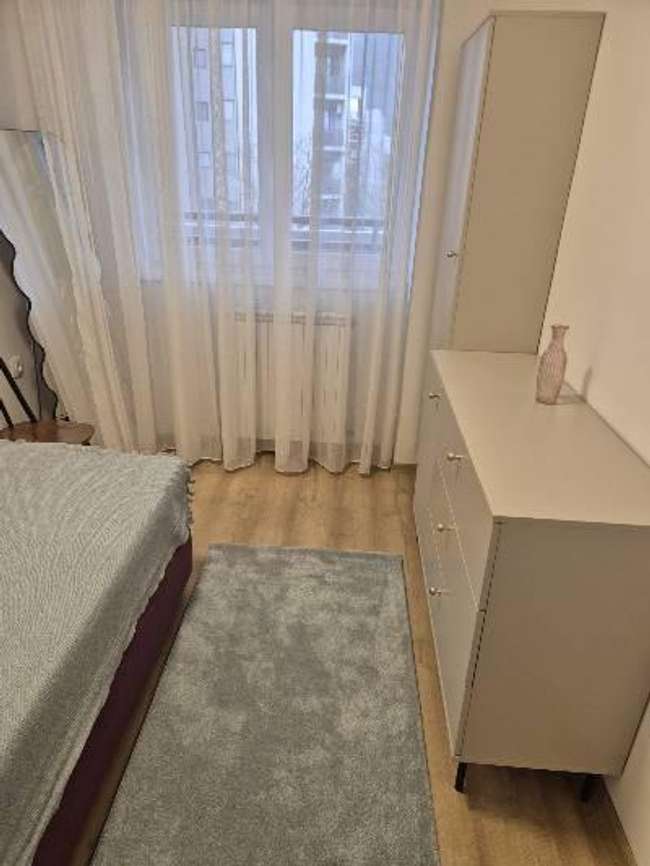 Се изнјамува трособен стан во Центар, Буњаковец - slika 2