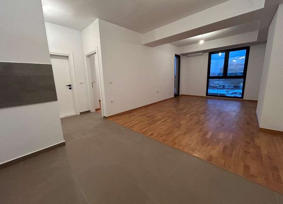 Се продава невселуван двособен стан во Аеродром, ФОН - 1