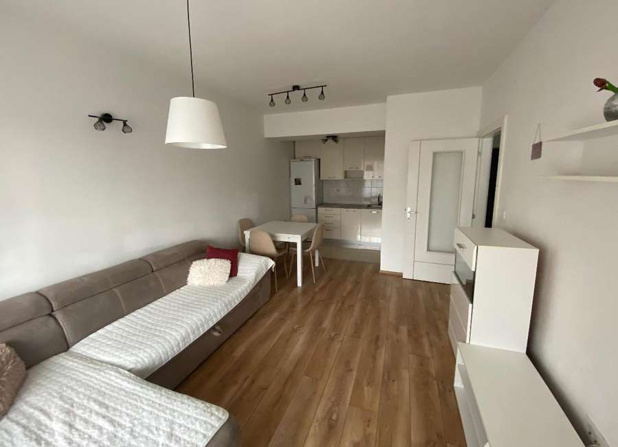 Се изнајмува 2-собен стан во Аеродром, Поликлиника - 1