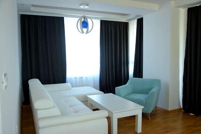 Луксузно наместен четворособен стан во Центар - slika 2