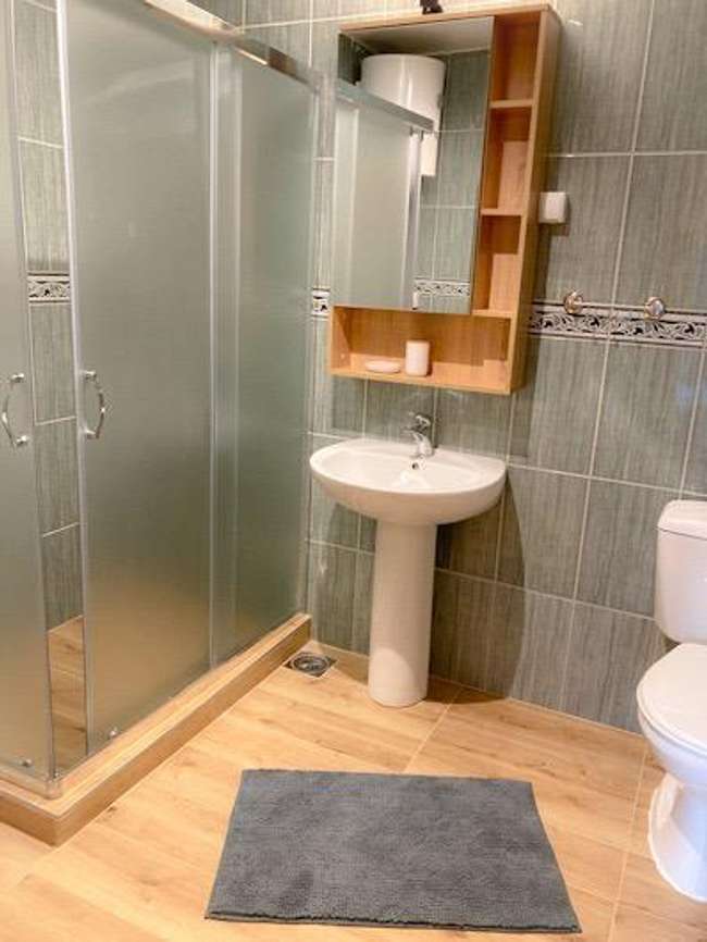 Се изнајмува 3-собен дуплекс стан во Центар, спроти Лимак - 3