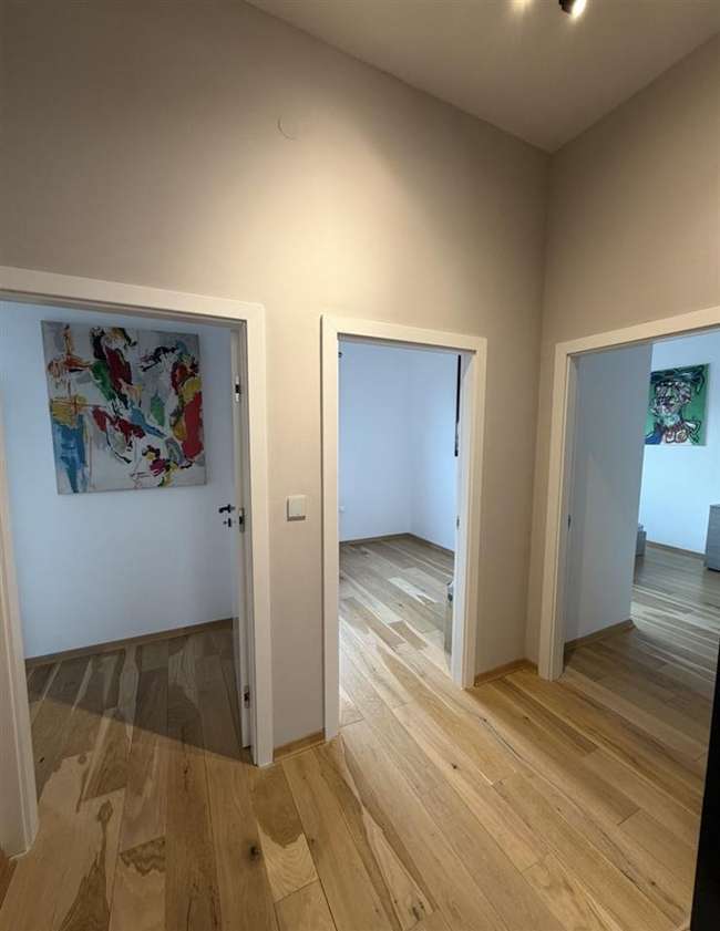 Четворособен стан во Центар, Капиштец со Rooftop - 3