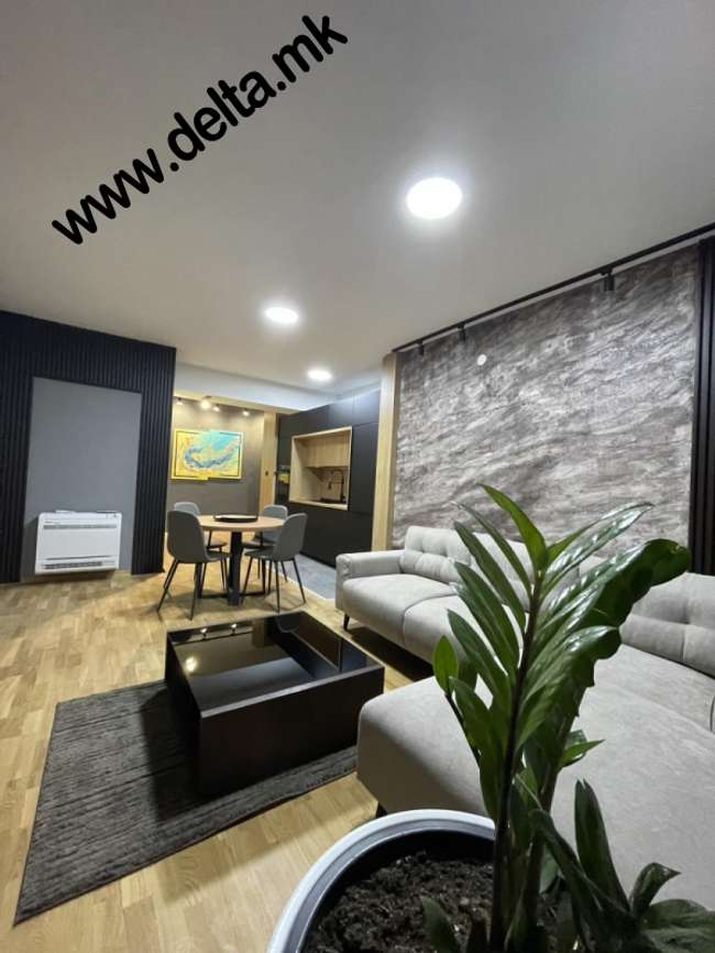 Нов, невселуван трособен стан во Центар - slika 2