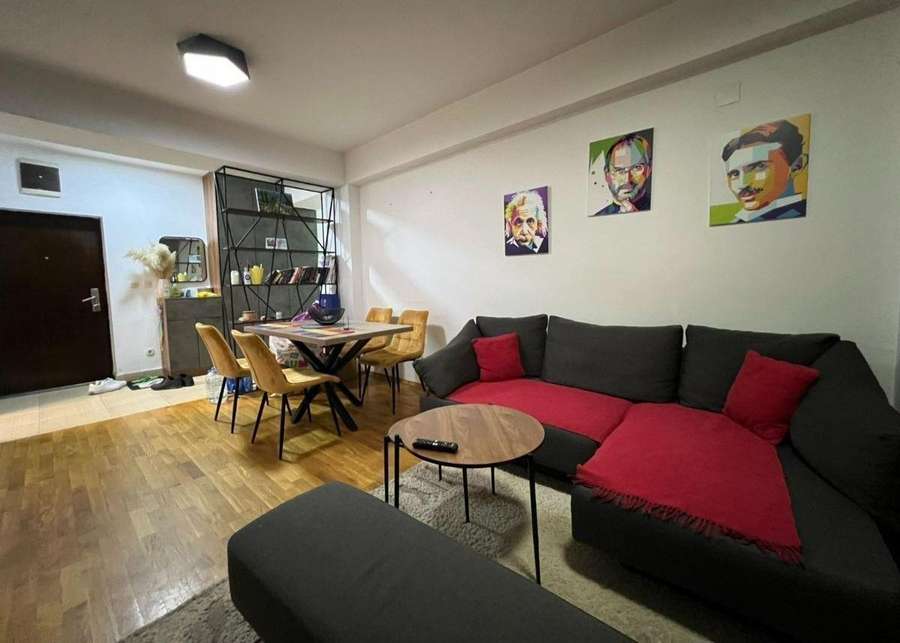 Се продава двособен стан во Центар, Јужен булевар - 1