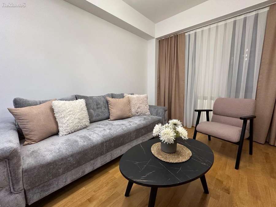 Невселуван двособен стан во Центар - 1