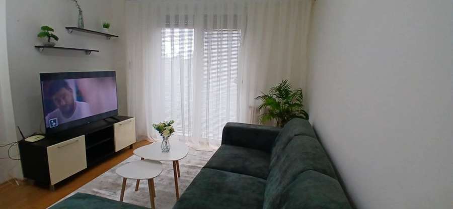 Се изнајмува 2-собен стан во Центар, Водно - 1