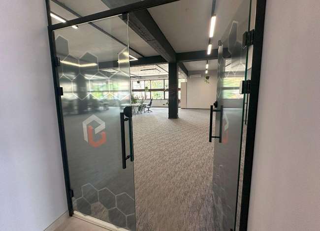 Се изнајмува деловен простор во Центар, Олимписки - slika 2