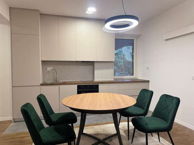 Наместен модерен трособен стан во Центар - 3