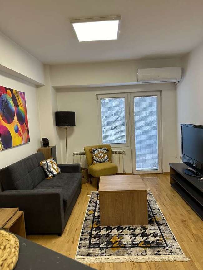 Двособен стан во Дебар Маало, наспроти Соборна - 2