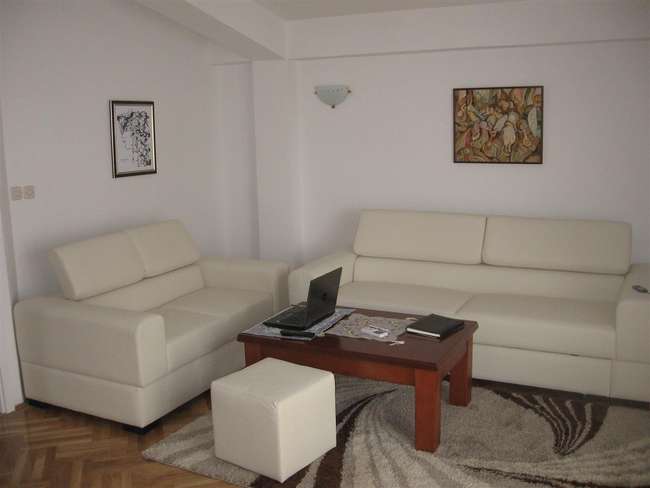 Трособен стан во Центар - slika 2