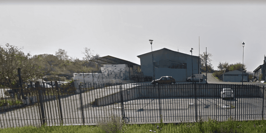 Се изнајмува деловен објект-хала во Пинтија - 1