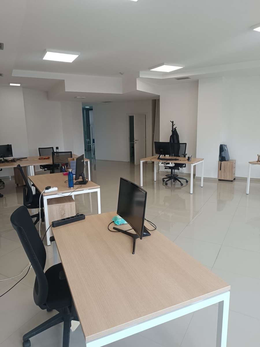 Се изнајмува канцелариски простор во Центар, Соборен Храм - 1