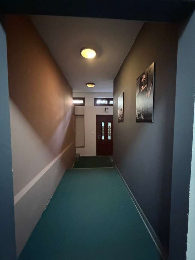 Се продава деловен простор во близина на МВР - 3