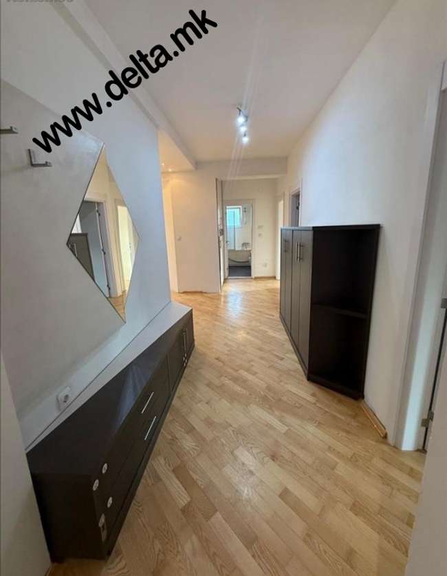 Се продава четворособен стан во Мичурин - 3