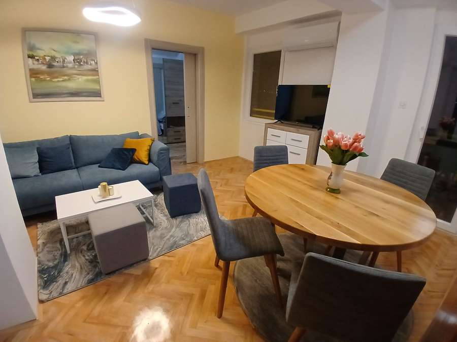 Се изнајмува 2-собен стан во Аеродром, Мичурин - 1