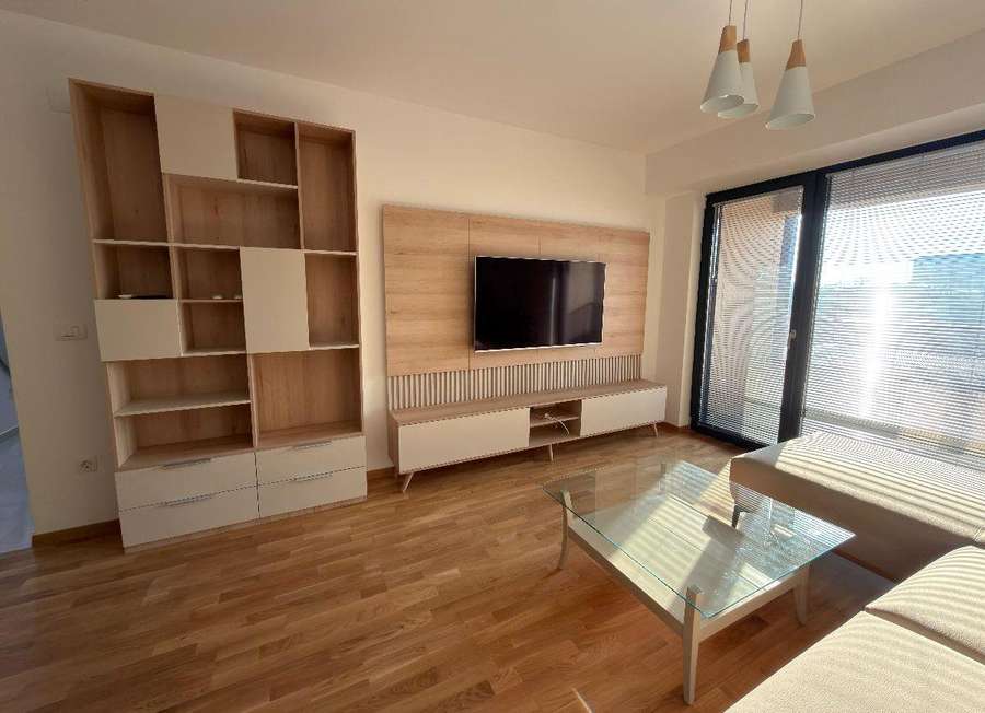 Невселуван 4-собен стан во Центар, Олимписки - 1