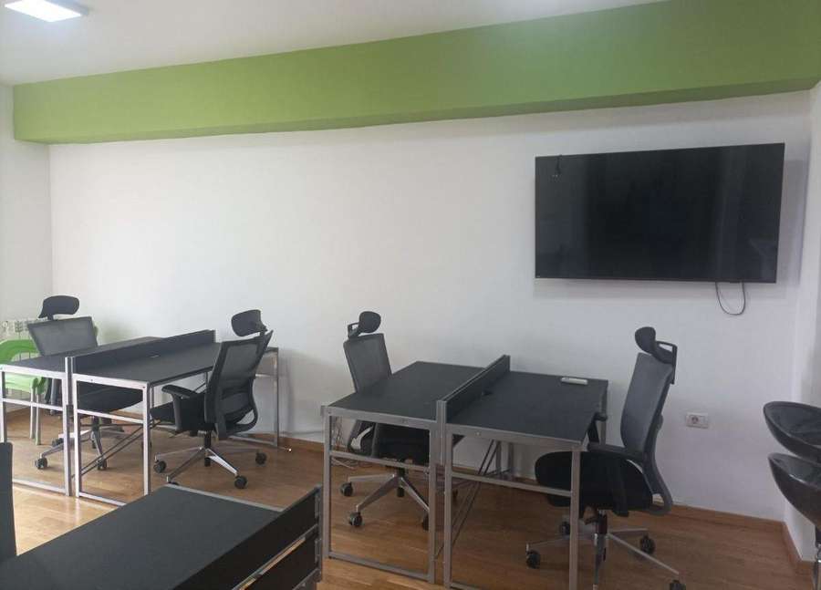 Се изнајмува наместен канцелариски простор во Карпош 3 - 1