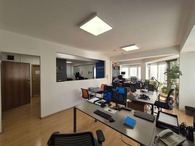 Празен деловен простор во Дебар Маало - slika 2