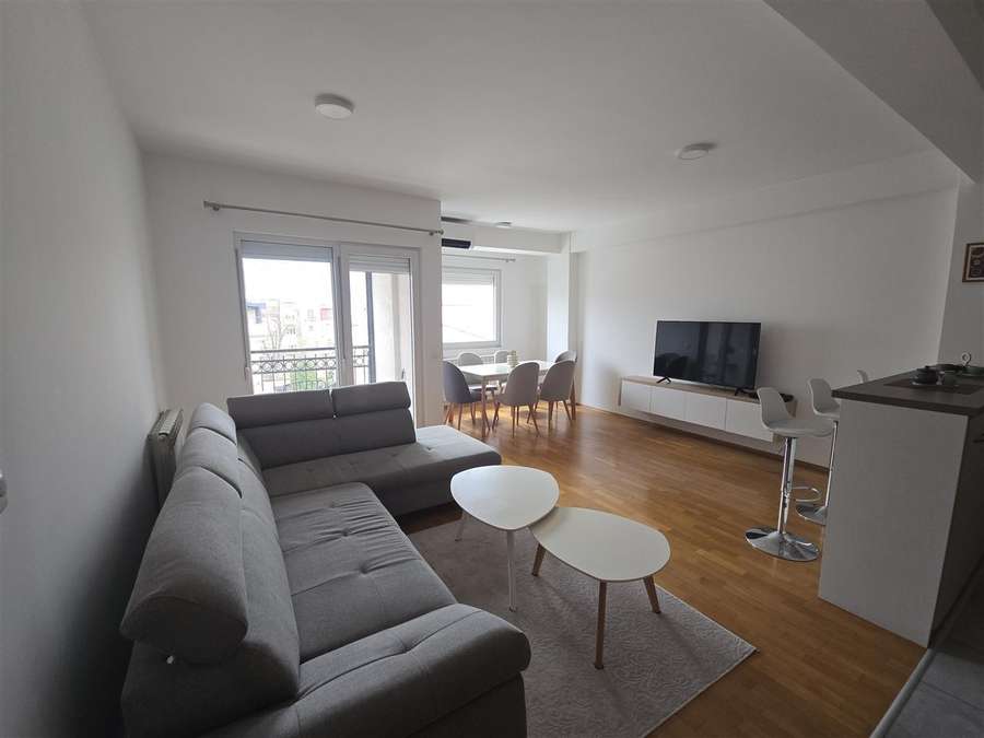 Четворособен стан во Центар, Градски Парк - 1