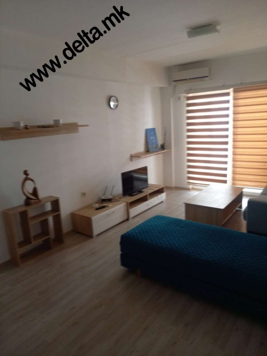 Трособен стан во Центар, Дебар Маало - 1