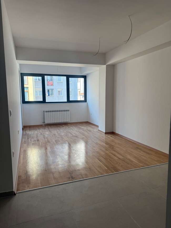 Нов празен 3-собен стан за деловна намена - 3