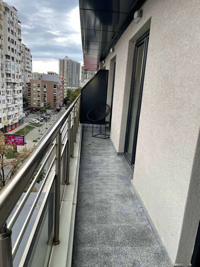 Се изнајмува 3-собен стан во Центар, Капиштец - 3