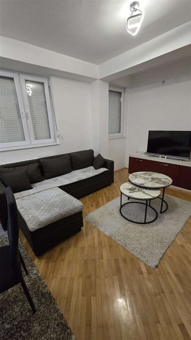 Се изнајмува наместен двособен стан во Центар - slika 2