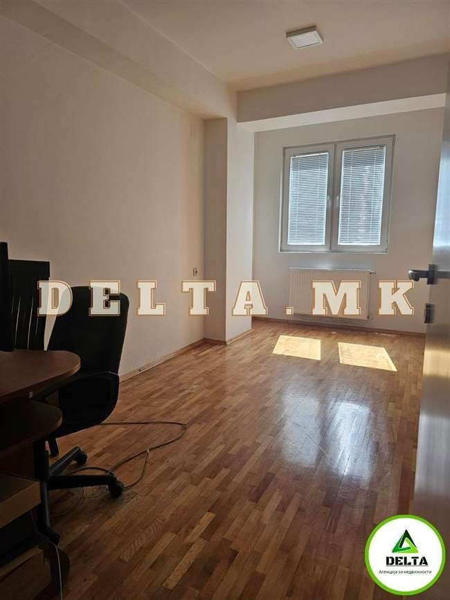 Празен трособен стан во Дебар Маало - 3