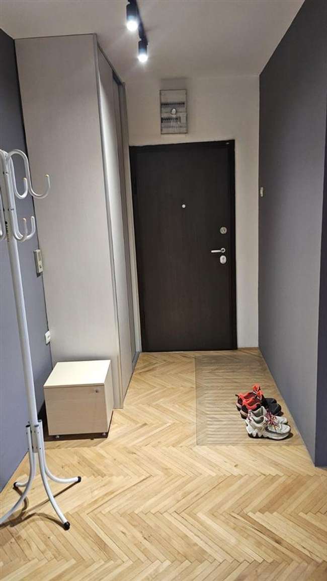 Се продава трособен стан во Аеродром - 3