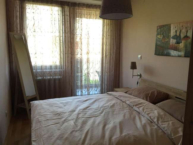 Се изнајмува 3-собен стан во Центар, Дебар Маало - slika 2