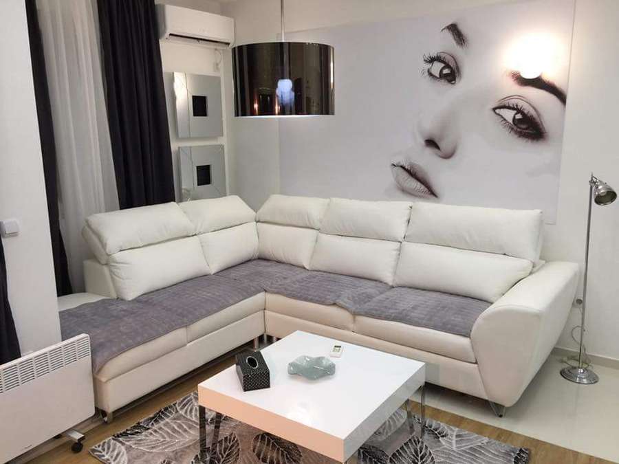 Се изнајмува 3-собен стан во Аеродром, Мичурин - 1