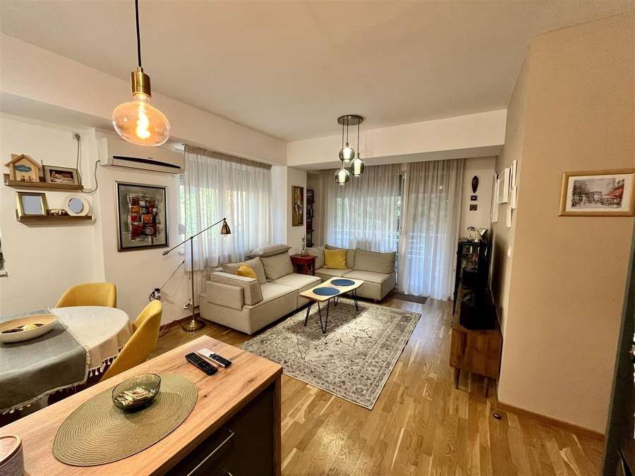 Трособен стан во Аеродром - 1