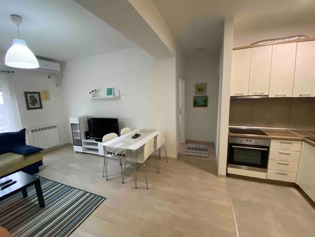 Се изнајмува 2-собен стан во Аеродром, Американ Колеџ - 2