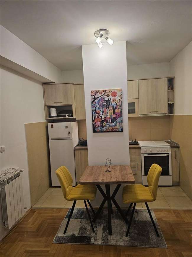 Двособен стан во Аеродром - 3