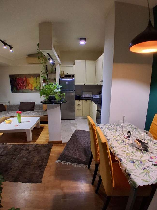 Се продава трособен стан во Центар, Дебар маало - slika 2