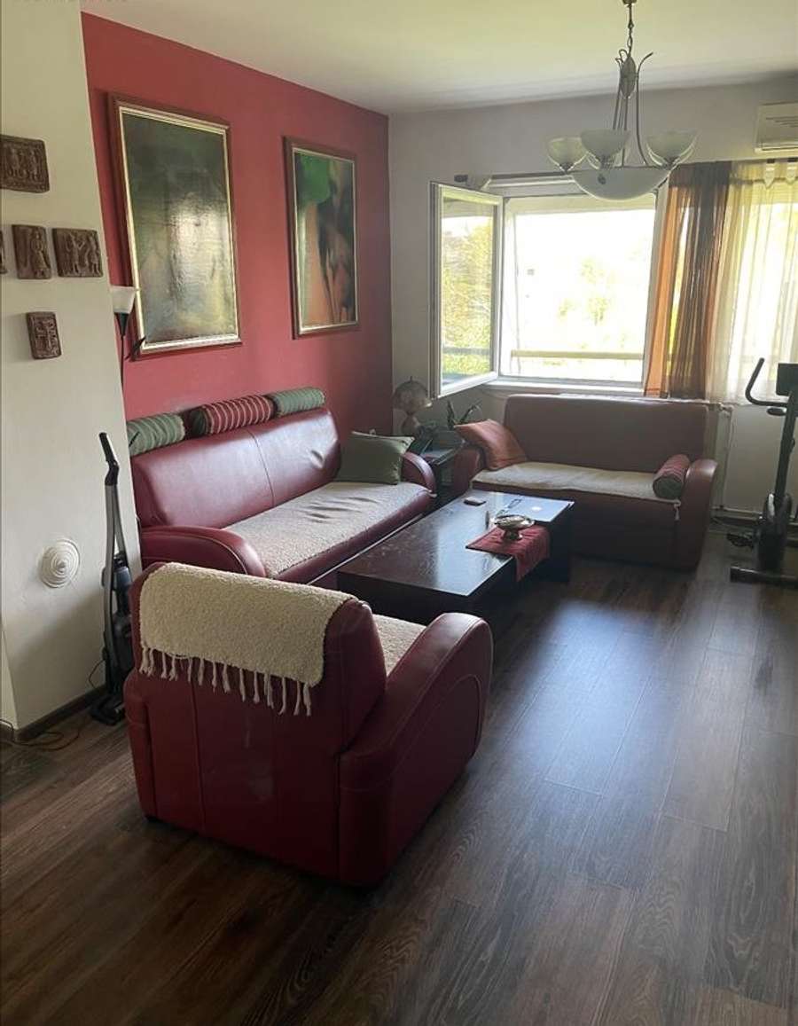 Се продава наместен трособен стан во Ново Лисиче - 1