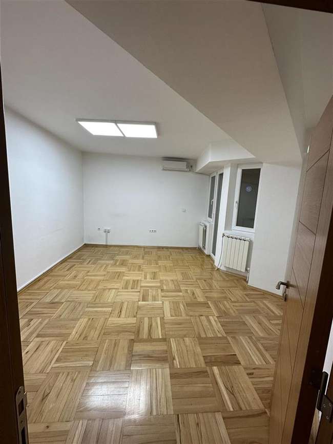 Празен деловен простор во Центар, Плоштад - slika 2